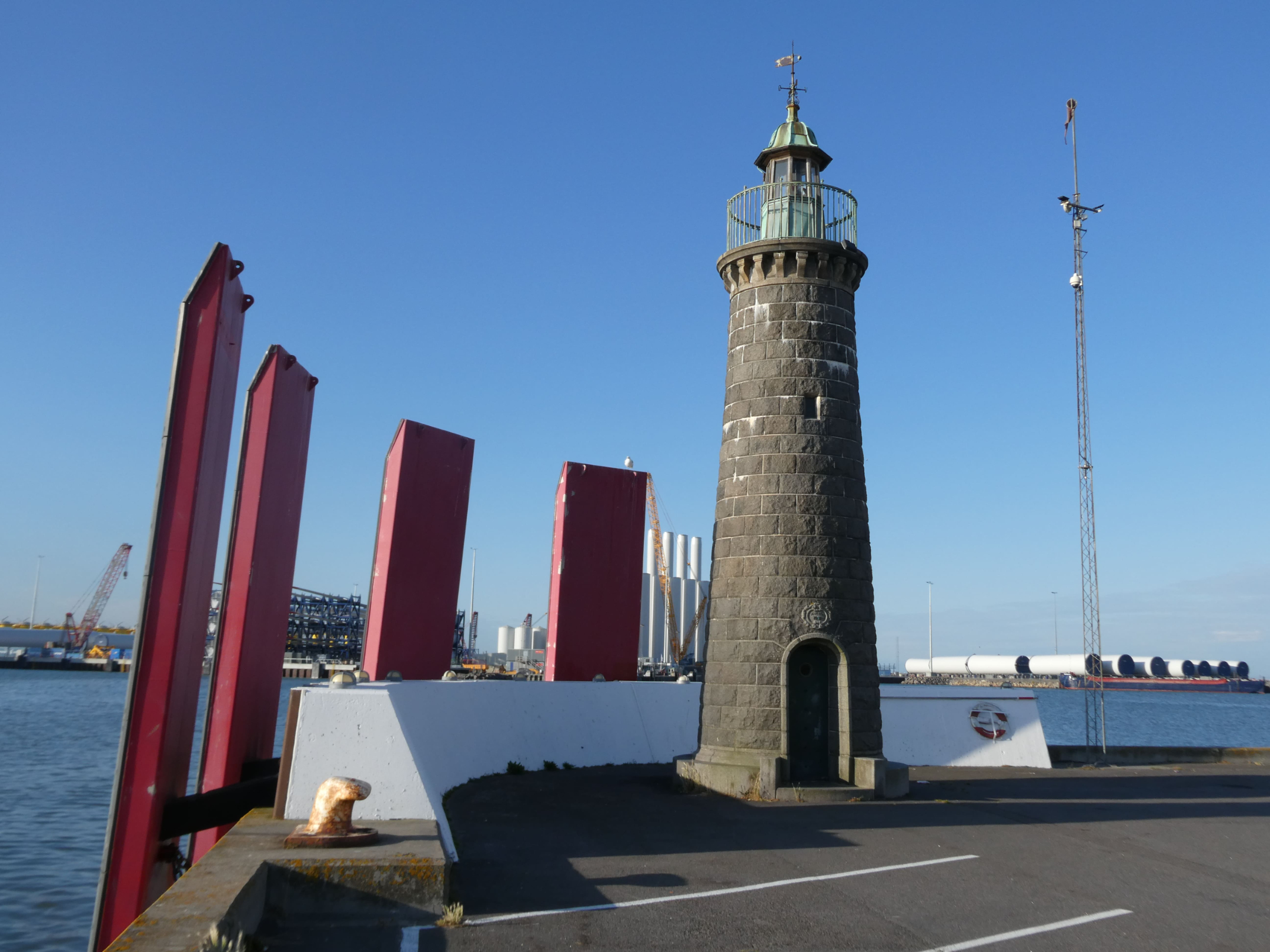 P1003818