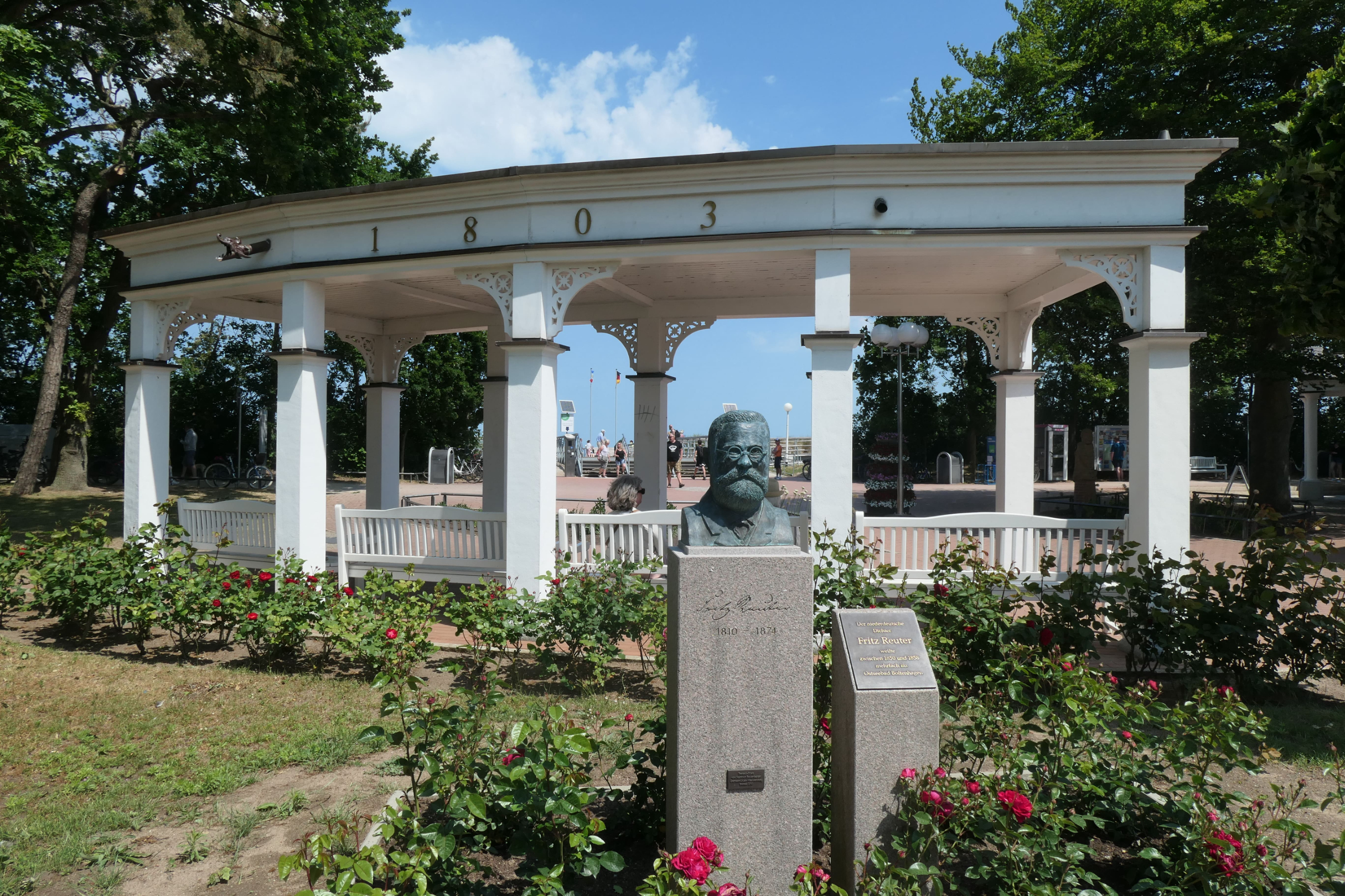 P1004882