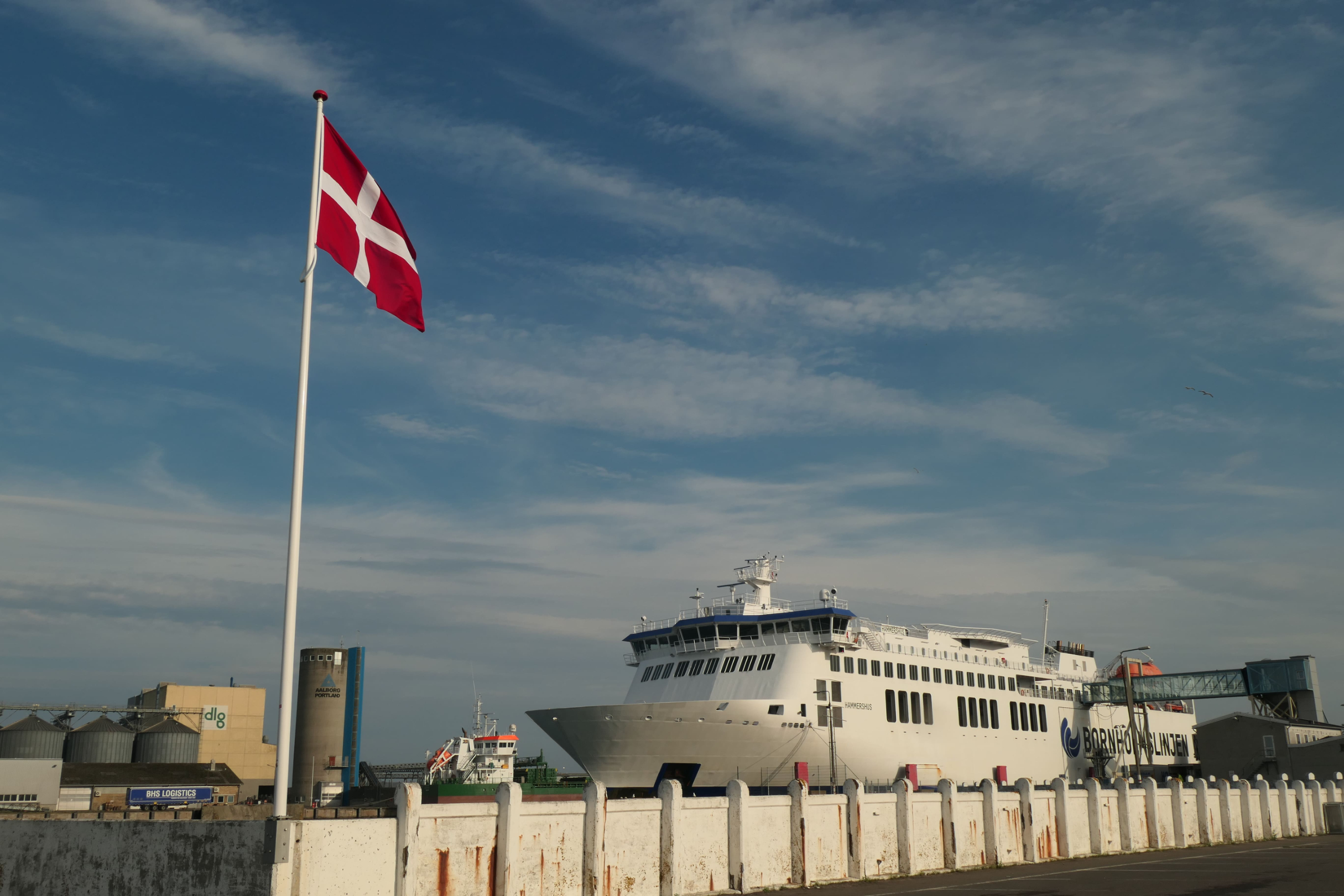 P1009568